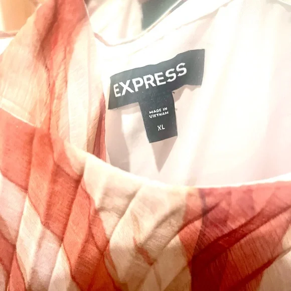 EXPRESS. NWT sexy pleated maxi dress! Retails for $89 - Picture 5 of 11